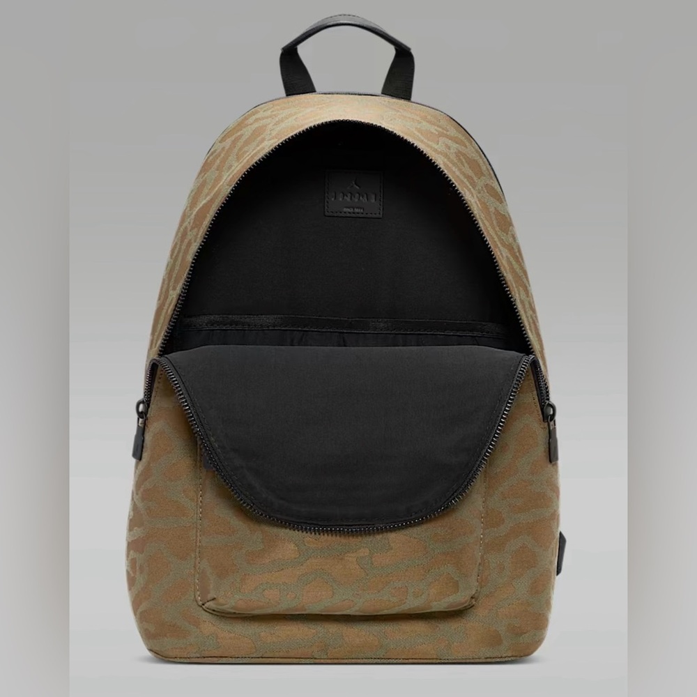 Jordan Monogram Backpack (20L) - Picture 5 of 8